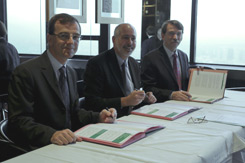 Signature de la charte d'ouverture à la société par l'IRSN, l'Afsset et l'INERIS