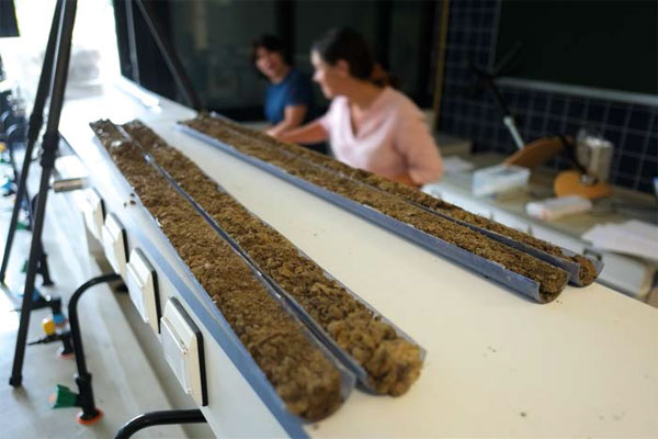 Les deux anciens réacteurs de la filière graphite-gaz de Saint-aurent-des-Eaux