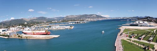 Les experts de l'IRSN étudient la dispersion des radionucléides dans la rade de Toulon © Michel Gouillou/Ifremer