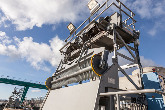 Dégrilleur à la centrale de Cruas (Ardèche)