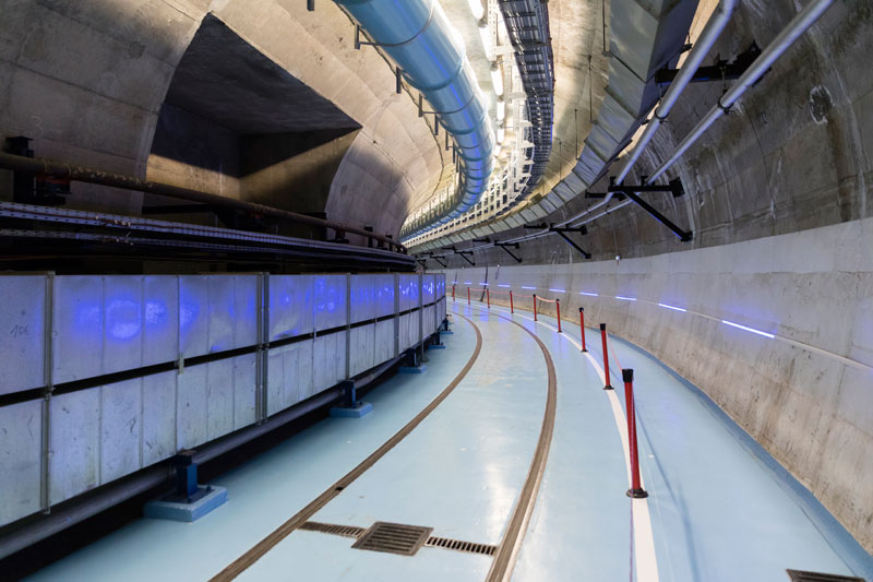 Galerie d’accès au réacteur EDF de Chooz A, dans les Ardennes. L’installation est en cours de démantèlement