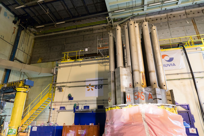 Entreposage du couvercle de la cuve du réacteur EDF de Chooz A (Ardennes) en attente d’évacuation