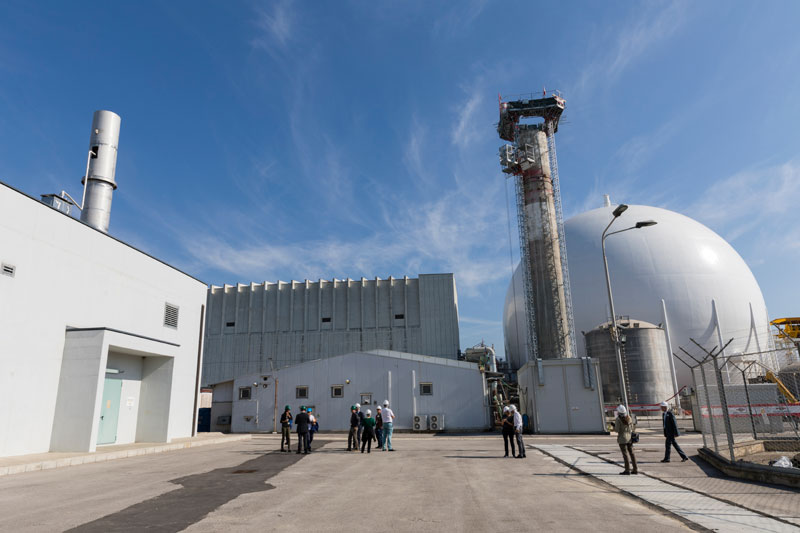 Vue extérieure de la centrale nucléaire du Garigliano (Italie)