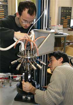 Les résultats expéimentaux sont analysés par les membres du réseau Sarnet.©IRSN