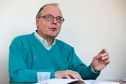 Bernard Aubert. Responsable de l’unité d’expertise en radioprotection médicale (UEM) à l’IRSN. En 1974, obtient un doctorat en physique radiologique. En 1975, exerce comme physicien médical à l’Institut Gustave-Roussy. En 2003, rejoint l’IRSN. © Noak/Le bar Floréal/IRSN.