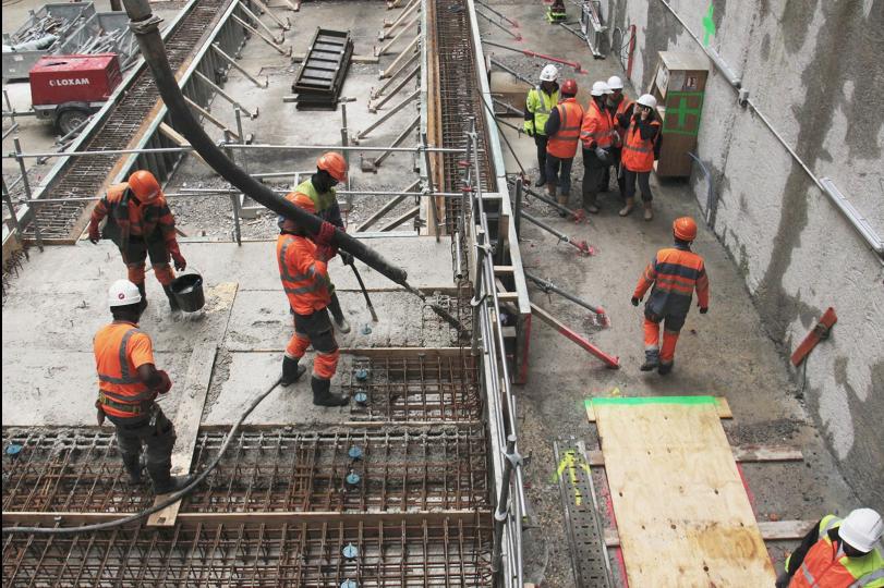 Cosea - ​Délimiter les espaces entre les différentes activités du chantier. (c) Elsa Gisquet / Médiathèque IRSN