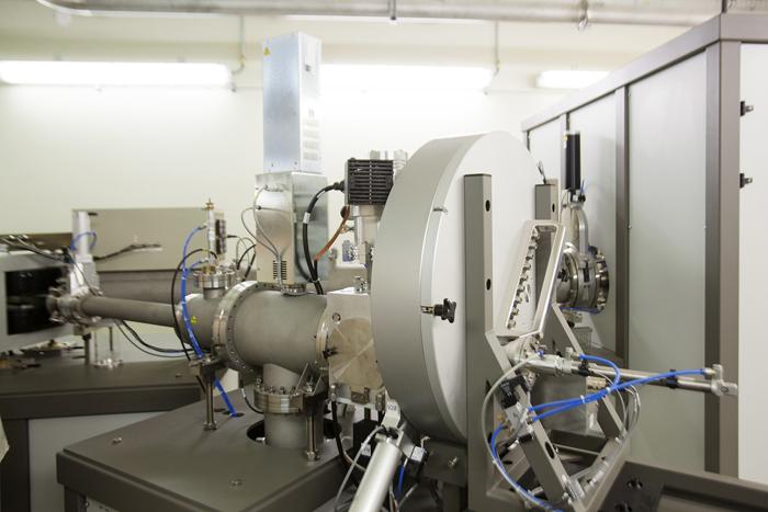 Source d'ions lourds sur l'accélérateur de l'installation Amande-Mircom. (c) Francesco Acerbis / Médiathèque IRSN​