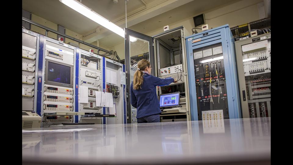 salle de commande à distance de l’équipement de mesures non-destructives IRIS