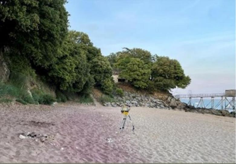 Détecteur de photons gamma monté sur trépied