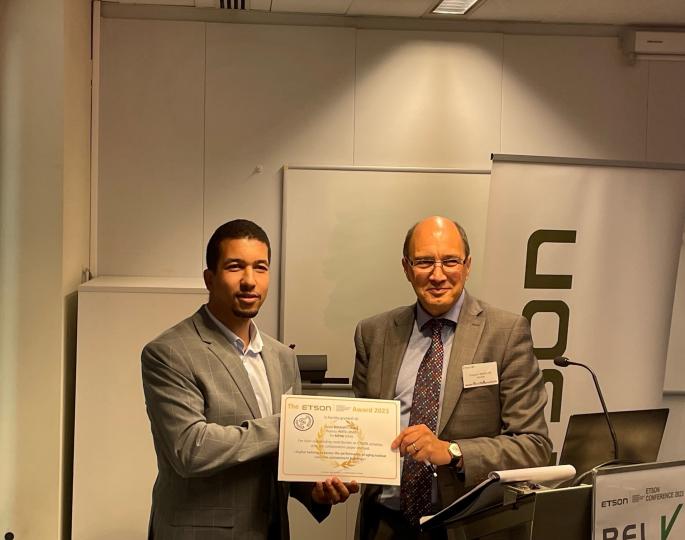 Remise de l'ETSON award 2023 à David Bouhjiti