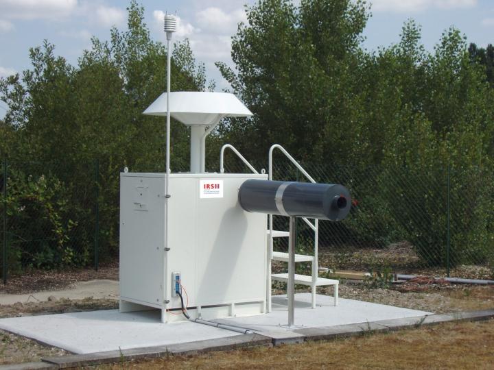 Station à très grand débit de filtration d’air du réseau OPERA-Air de l’IRSN dédiée à la détection de radionucléides à l’état de traces dans l’atmosphère.